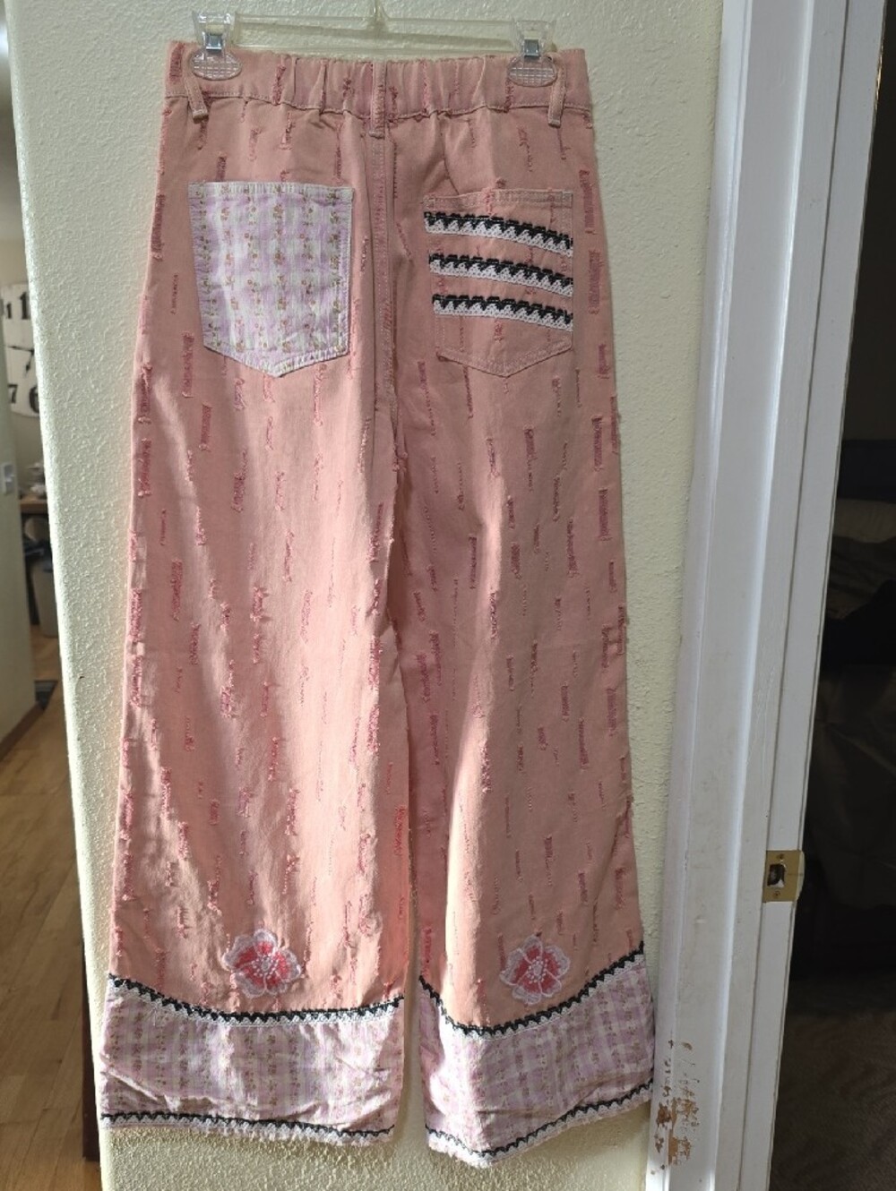 POL Pink Floral Pants - Picture 4 of 4